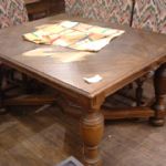 291 7517 DINING TABLE